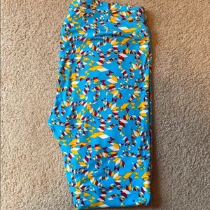 LuLaRoe Tall and Curvy Leggings